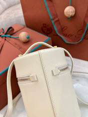 EXTRA CASE MEDIUM 16 BAG IN WHITE CREAM SMOOTH CALFSKIN WITH GOLD HARDWARE