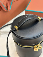 EXTRA CASE MEDIUM 16 BAG IN BLACK SMOOTH CALFSKIN WITH GOLD HARDWARE