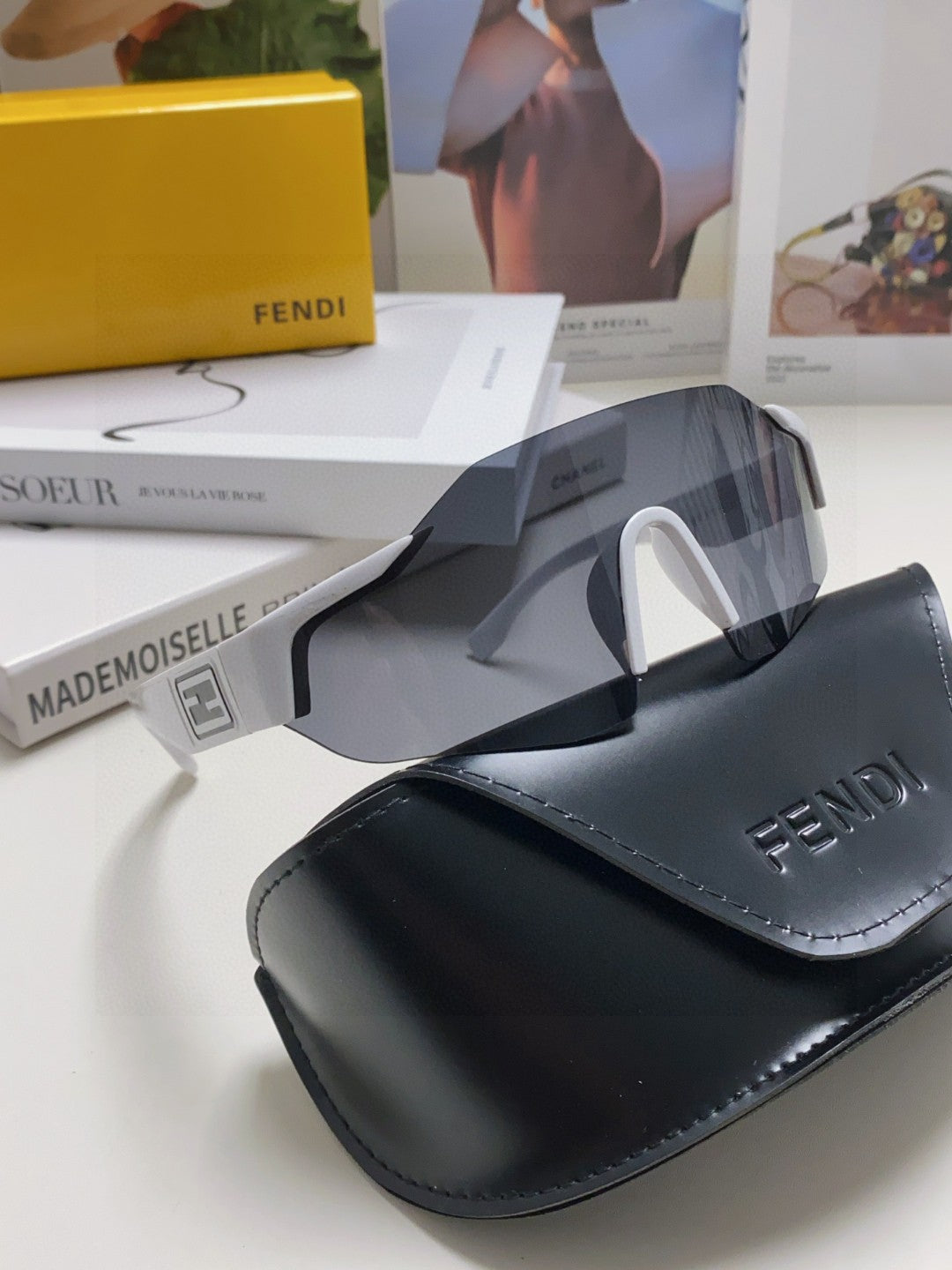 FF SQUARED VISOR FRAME SUNGLASSES 557144 IN ACETATE