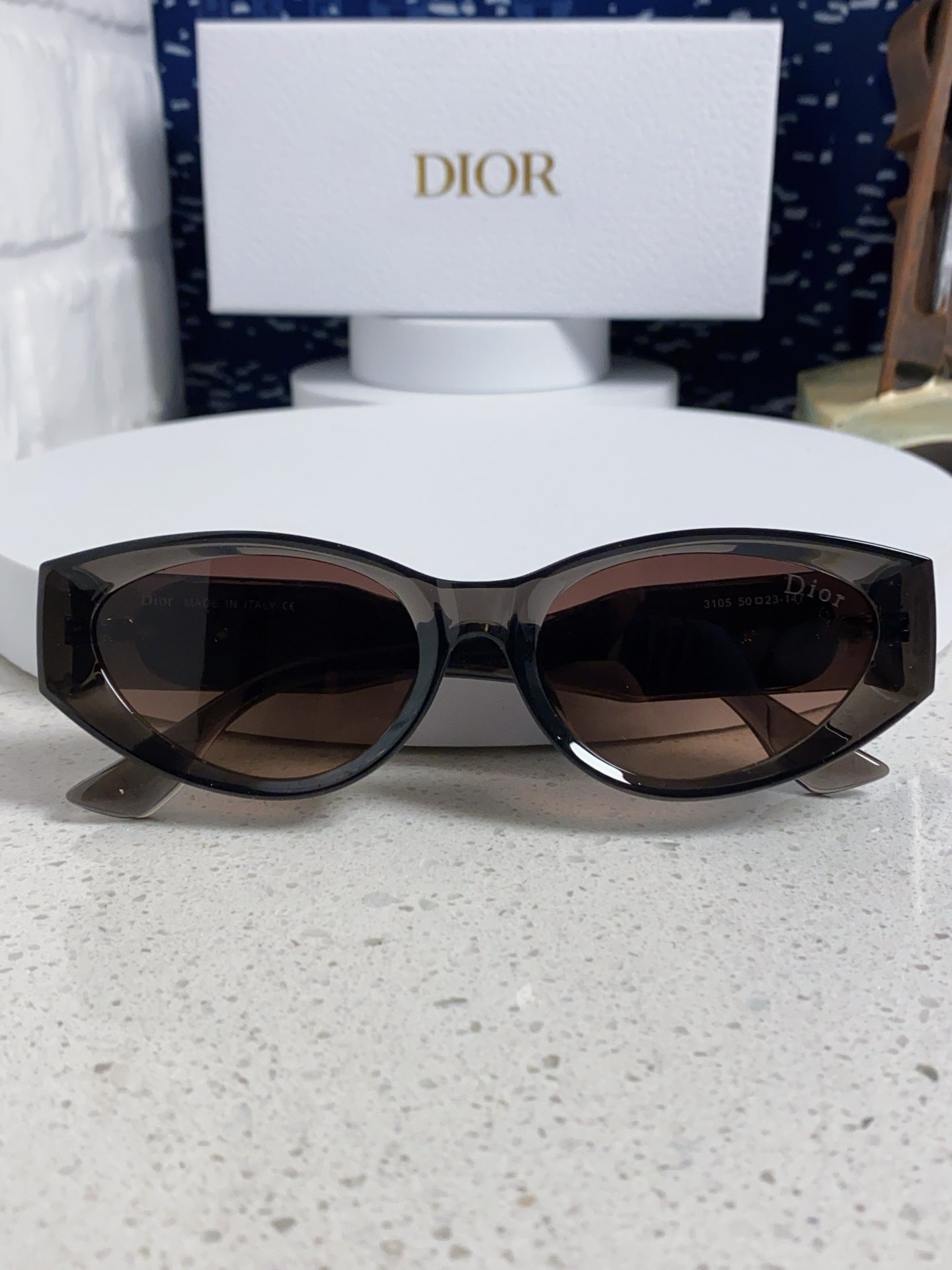 MONTAIGNE SUNGLASS 578112 IN BROWN ACETATE