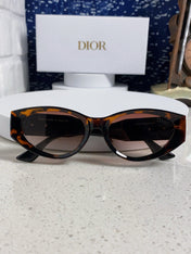 MONTAIGNE SUNGLASS 578114 IN HAVANA ACETATE