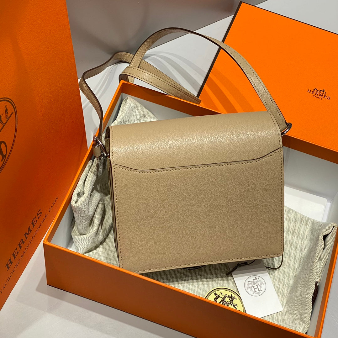 HM ROULIS 18 MINI BAG IN LIGHT BROWN CALFSKIN SILVER-TONE HARDWARE
