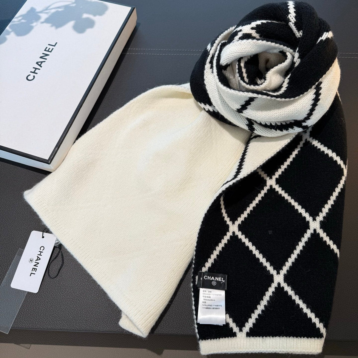CHANEL 25S SCARF 180 CM IN WOOL CASHMERE 943032