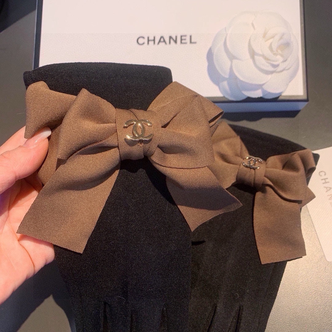 GLOVES IN BLACK WOOL 456327