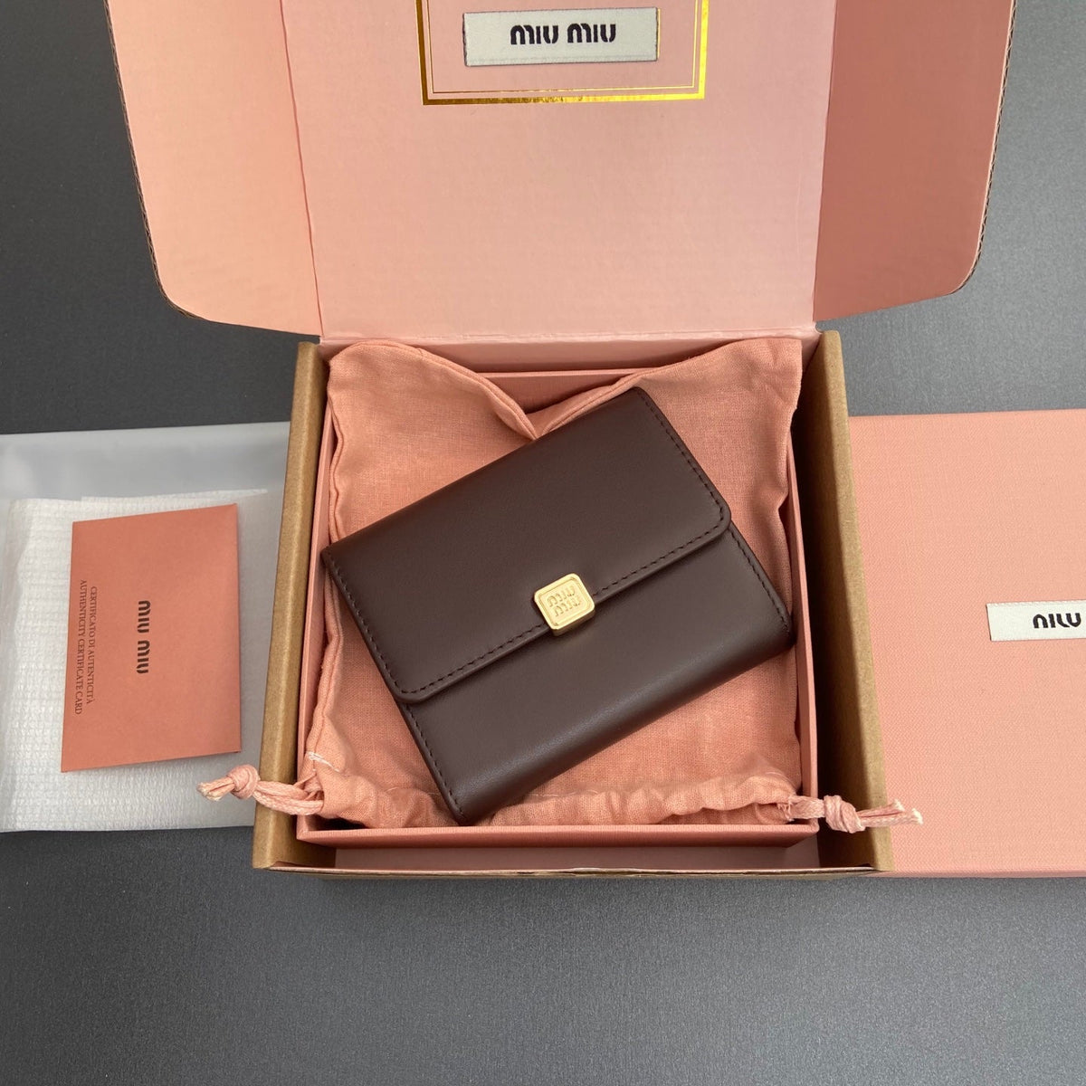 WALLET 12 IN ZAMBEZI BROWN SMOOTH CALFSKIN GOLD HARDWARE