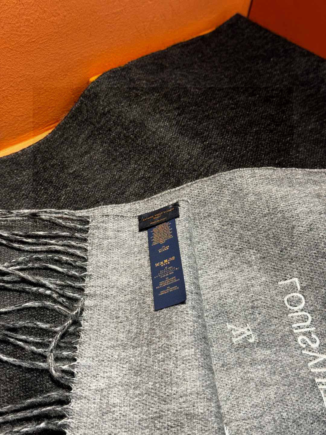 LV SCARF 180 CM IN CASHMERE 730575