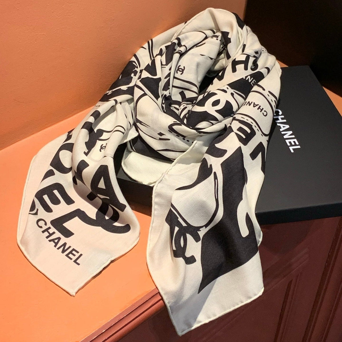 CHANEL 25S SCARF 135 CM IN CASHMERE SILK 941790