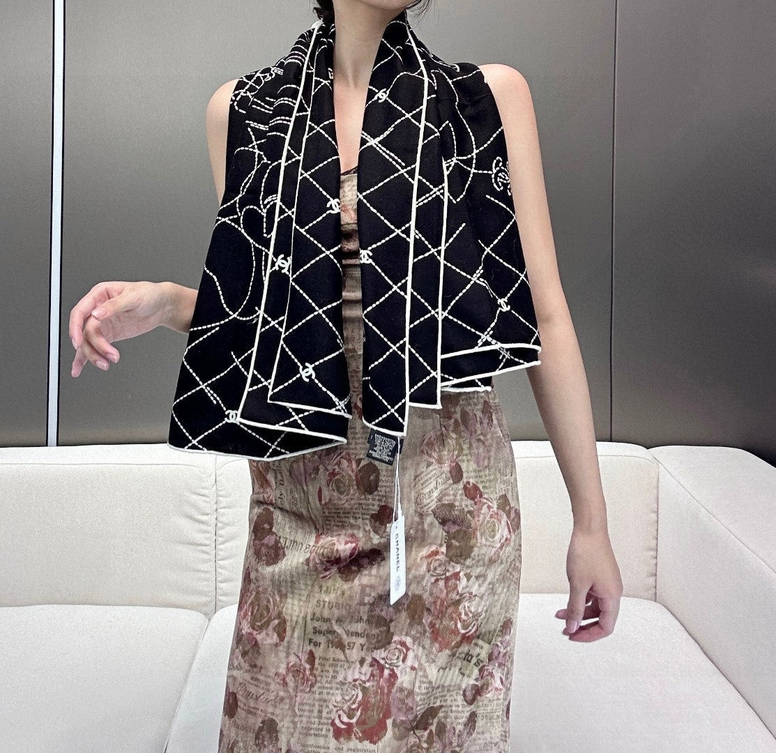 CHANEL 25S SCARF 140 IN CASHMERE SILK 727348