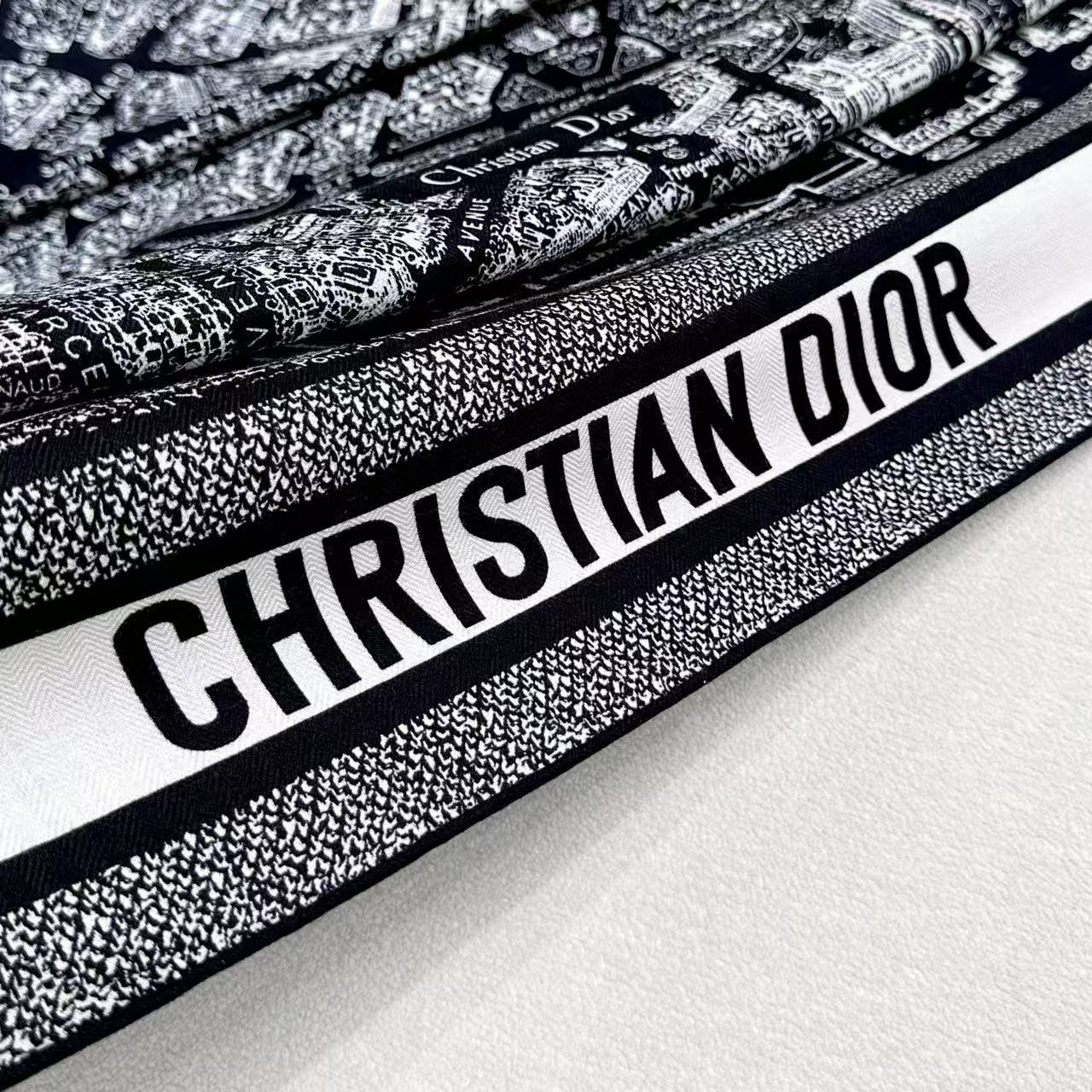 DIOR SCARF 110 CM IN SILK 730651