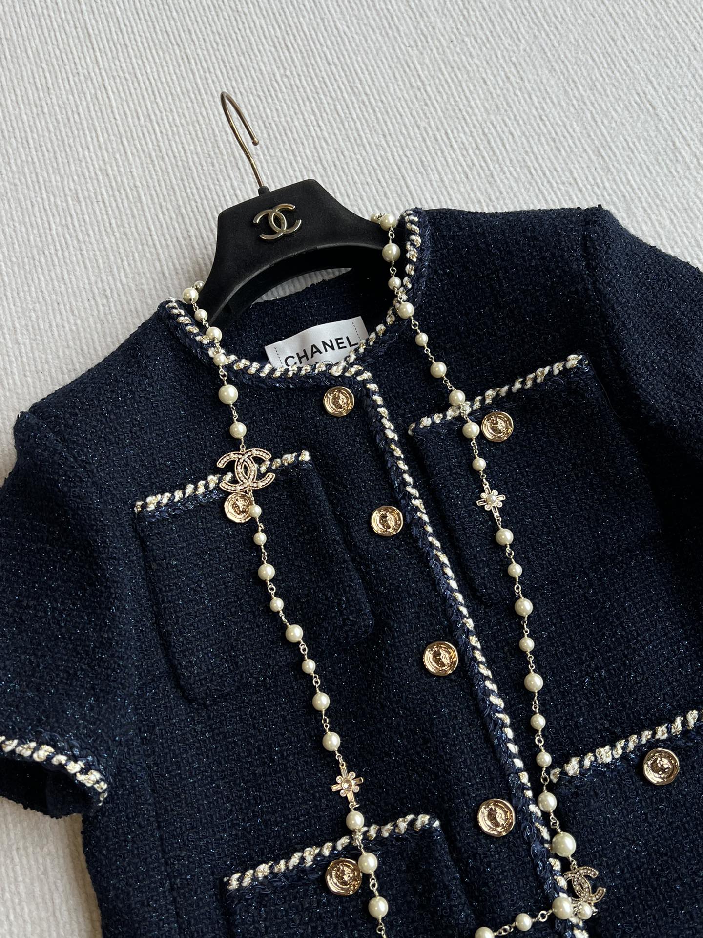 CHANEL SHORT-SLEEVE WOOL JACKET STYLE 29