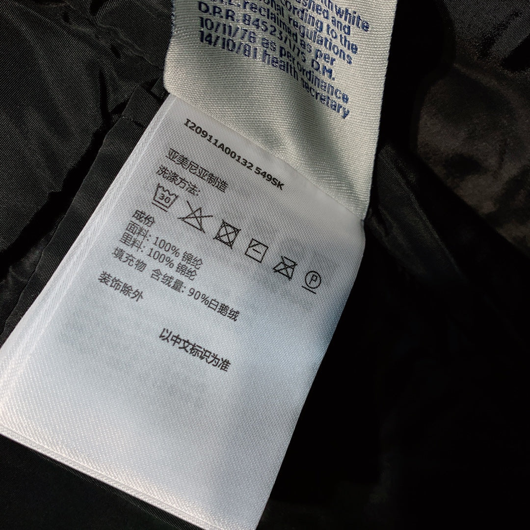 MONCLER 25S COAT IN BLACK 053