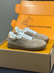 STADIUM SNEAKER IN KHAKI BROWN EMBOSSED MONOGRAM SUEDE