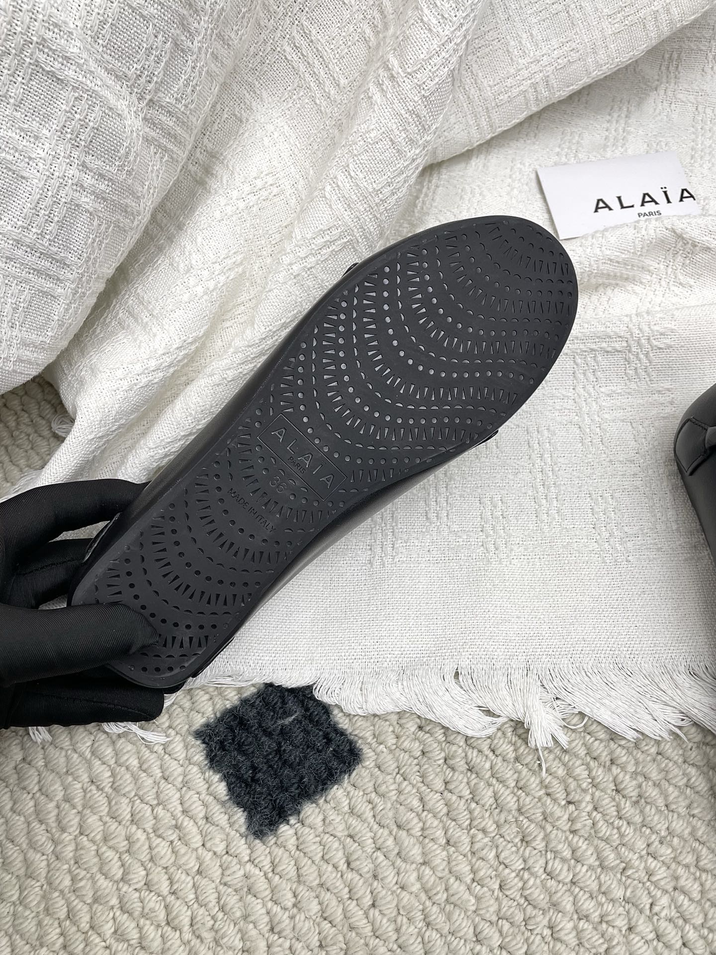 ALAIA 26S BALLET TECKEL IN BLACK CALFSKIN