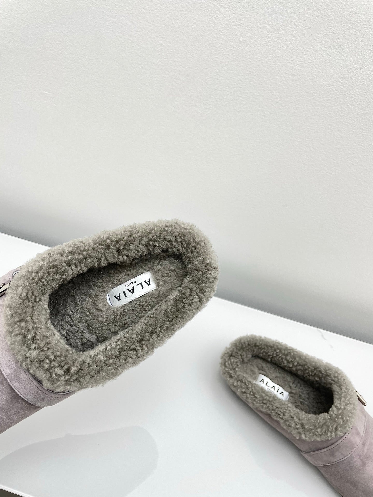 ALAIA 26S MULE IN PINKISH GREY SUEDE AND WOOL