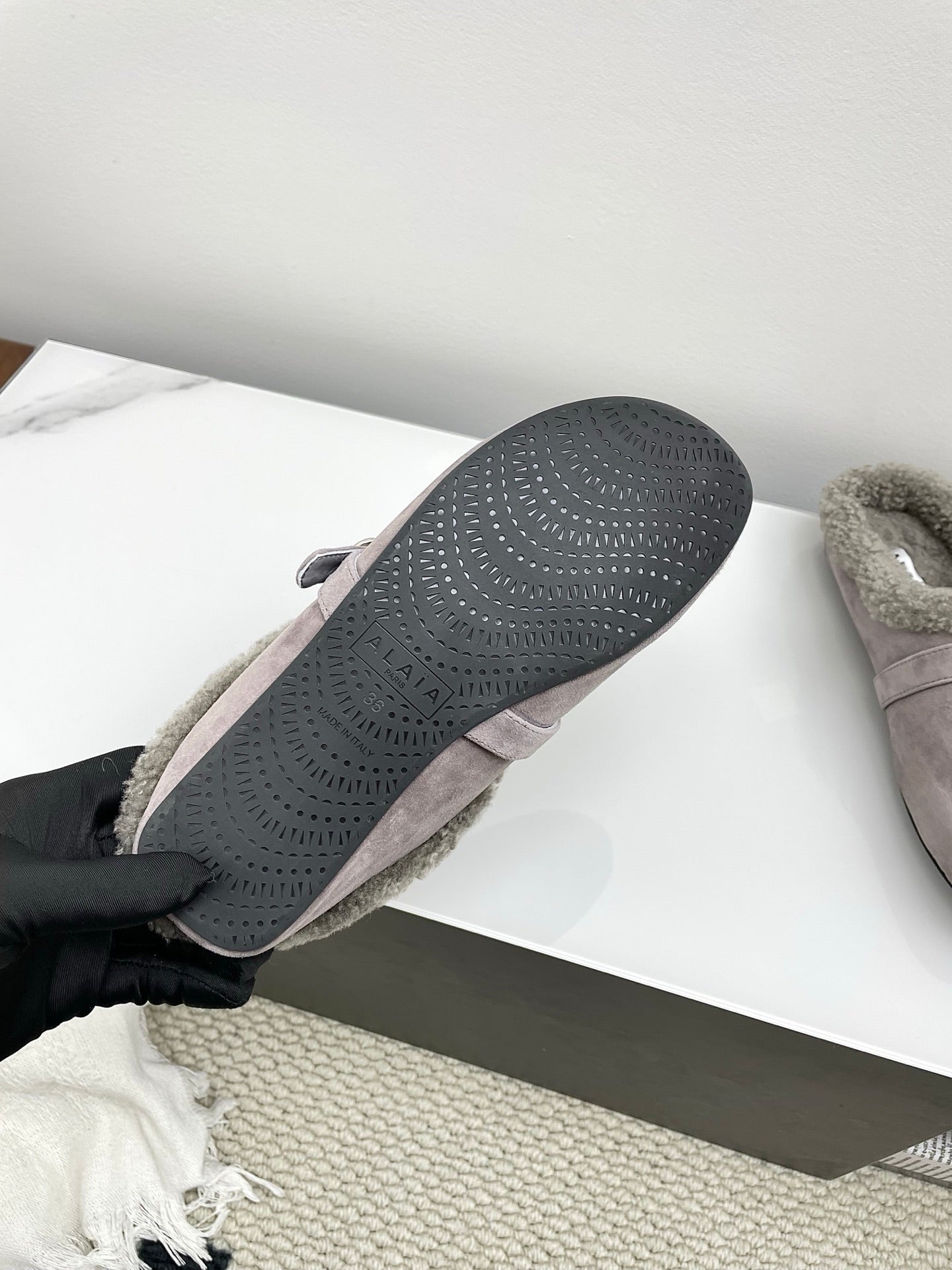 ALAIA 26S MULE IN PINKISH GREY SUEDE AND WOOL