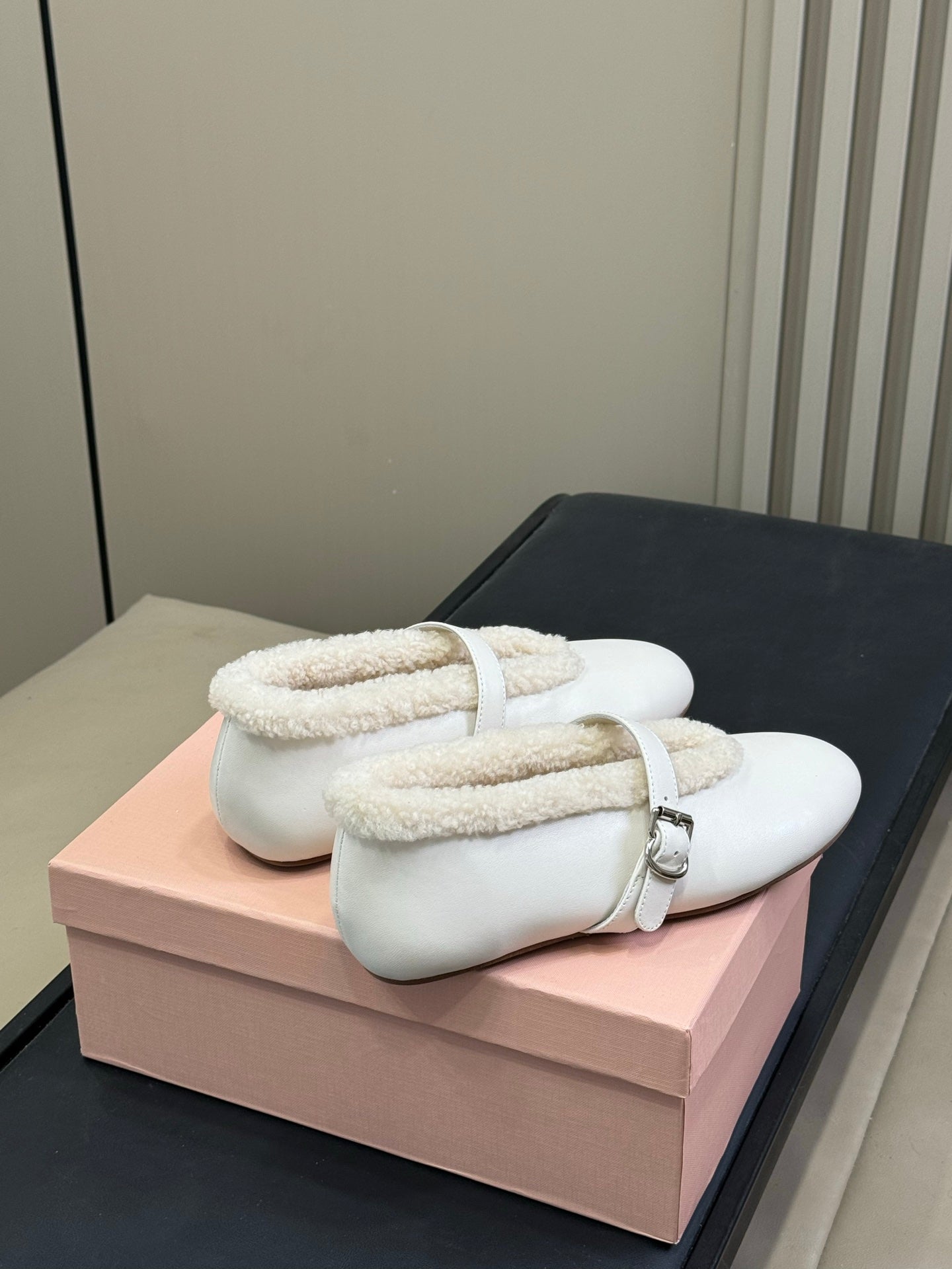 ALAIA 25S MARY JANE SHEARLING FLATS IN WHITE CALFSKIN