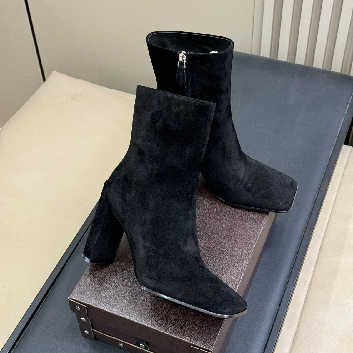 ALAIA 25S ANKLE HIGH-HEELED BOOTS IN BLACK SUEDE