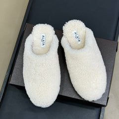 ALAIA 25S SHEARLING COZY SLIPPERS IN WHITE