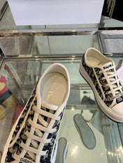 WALK'N PLATFORM SNEAKER IN BLACK MIX CAMEL BROWN EMBROIDERY ICONIC PATTERNS FABRIC