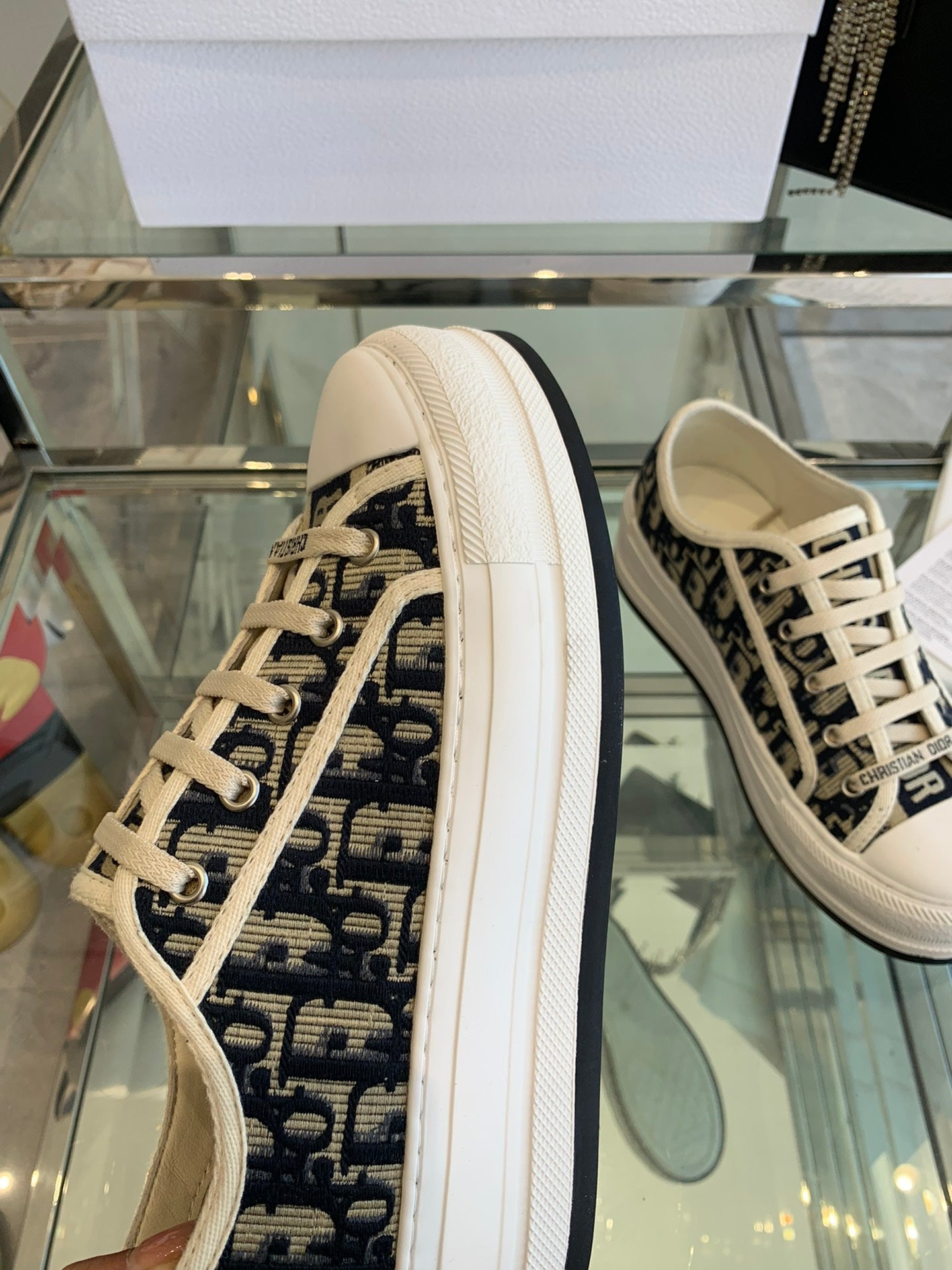 WALK'N PLATFORM SNEAKER IN BLACK MIX CAMEL BROWN EMBROIDERY ICONIC PATTERNS FABRIC