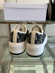 WALK'N PLATFORM SNEAKER IN BLACK MIX CAMEL BROWN EMBROIDERY ICONIC PATTERNS FABRIC