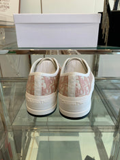 WALK'N PLATFORM SNEAKER IN IN LIGHT PINK EMBROIDERY ICONIC PATTERNS FABRIC