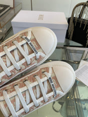 WALK'N PLATFORM SNEAKER IN IN LIGHT PINK EMBROIDERY ICONIC PATTERNS FABRIC