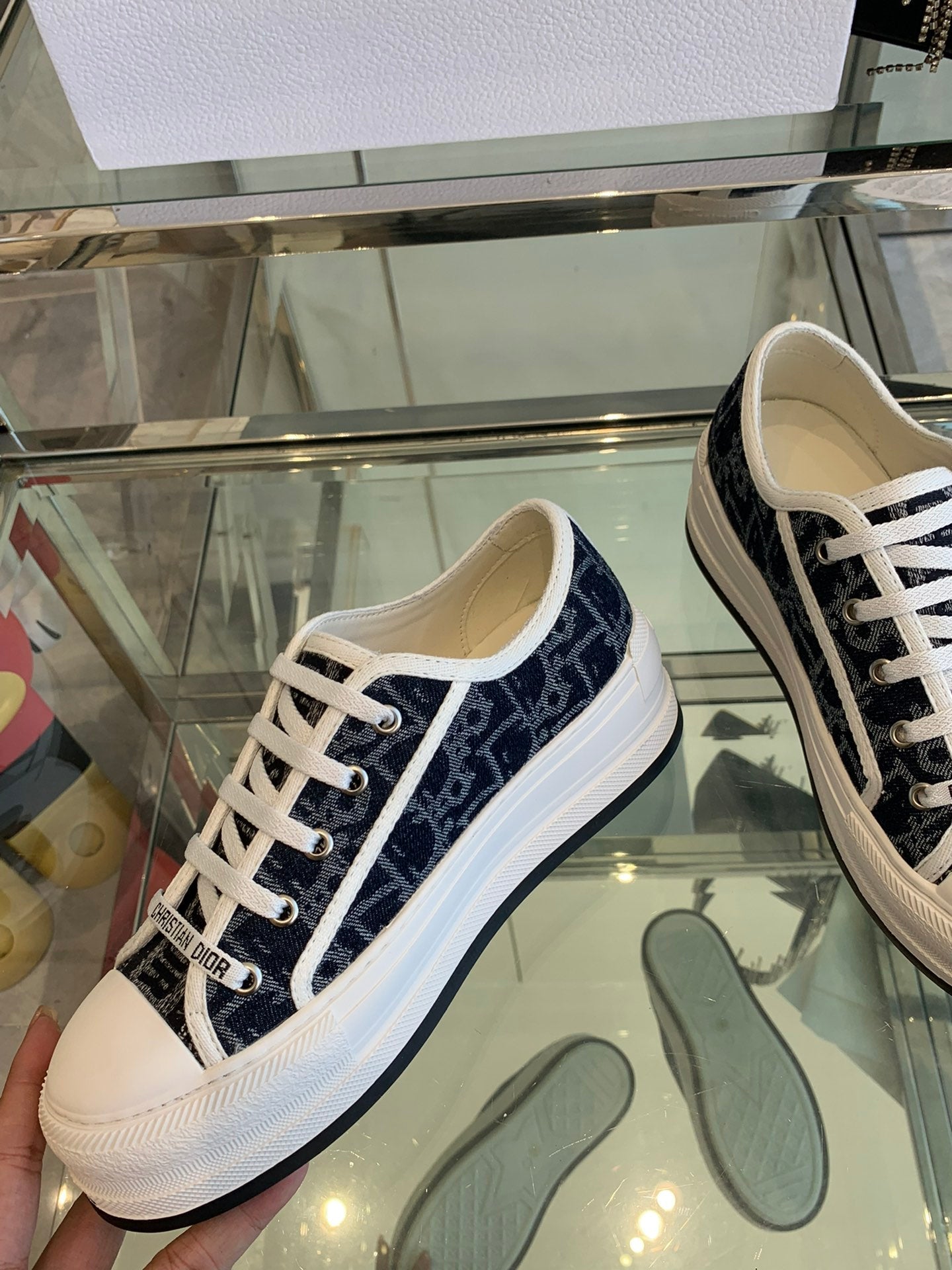 WALK'N PLATFORM SNEAKER IN IN NAVY BLUE EMBROIDERY ICONIC PATTERNS FABRIC