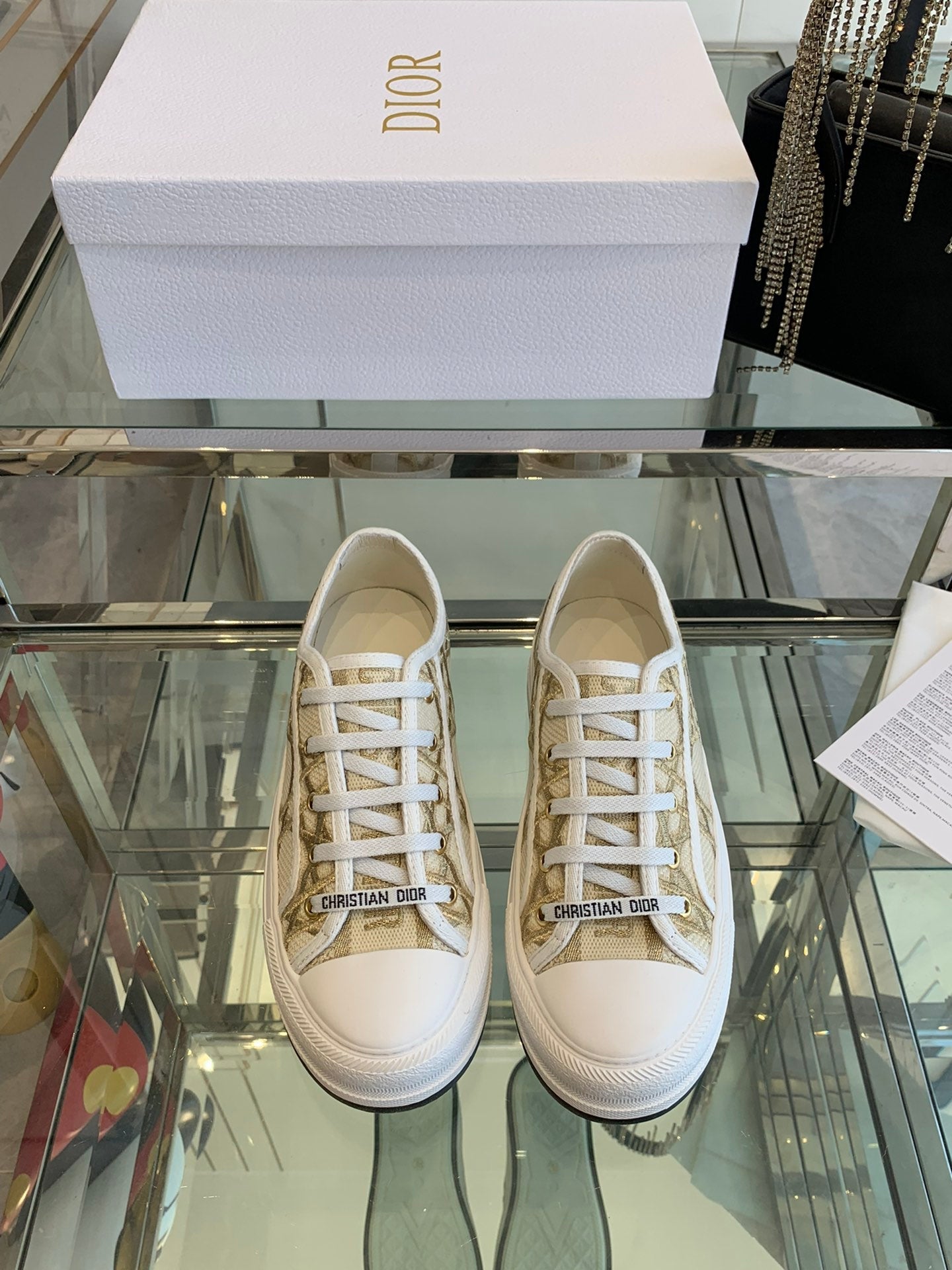 WALK'N PLATFORM SNEAKER IN BEIGE-GOLD TONE EMBROIDERED FABRIC