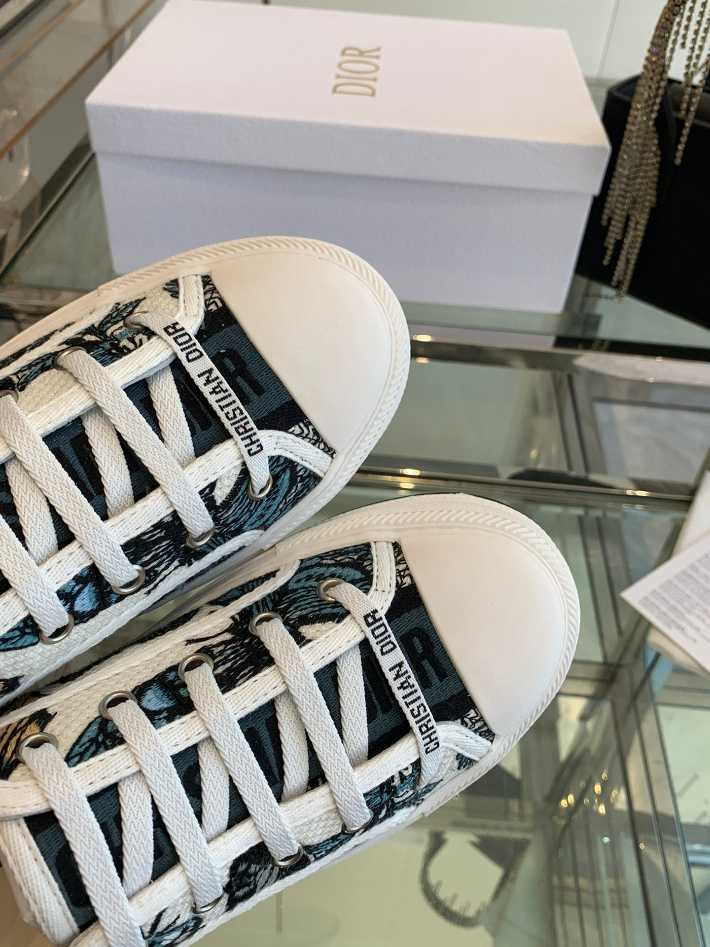 WALK'N PLATFORM SNEAKER IN COLORFUL EMBROIDERED FABRIC