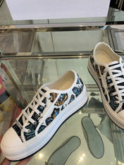 WALK'N PLATFORM SNEAKER IN COLORFUL EMBROIDERED FABRIC