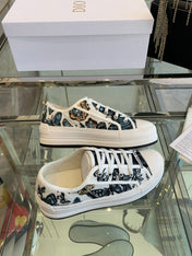 WALK'N PLATFORM SNEAKER IN COLORFUL EMBROIDERED FABRIC