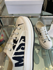 WALK'N PLATFORM SNEAKER IN WHITE AND BLACK EMBROIDERED COTTON