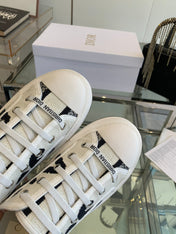 WALK'N PLATFORM SNEAKER IN WHITE AND BLACK EMBROIDERED COTTON