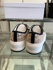 WALK'N PLATFORM SNEAKER BEIGE AND BLACK CANNAGE TWEED