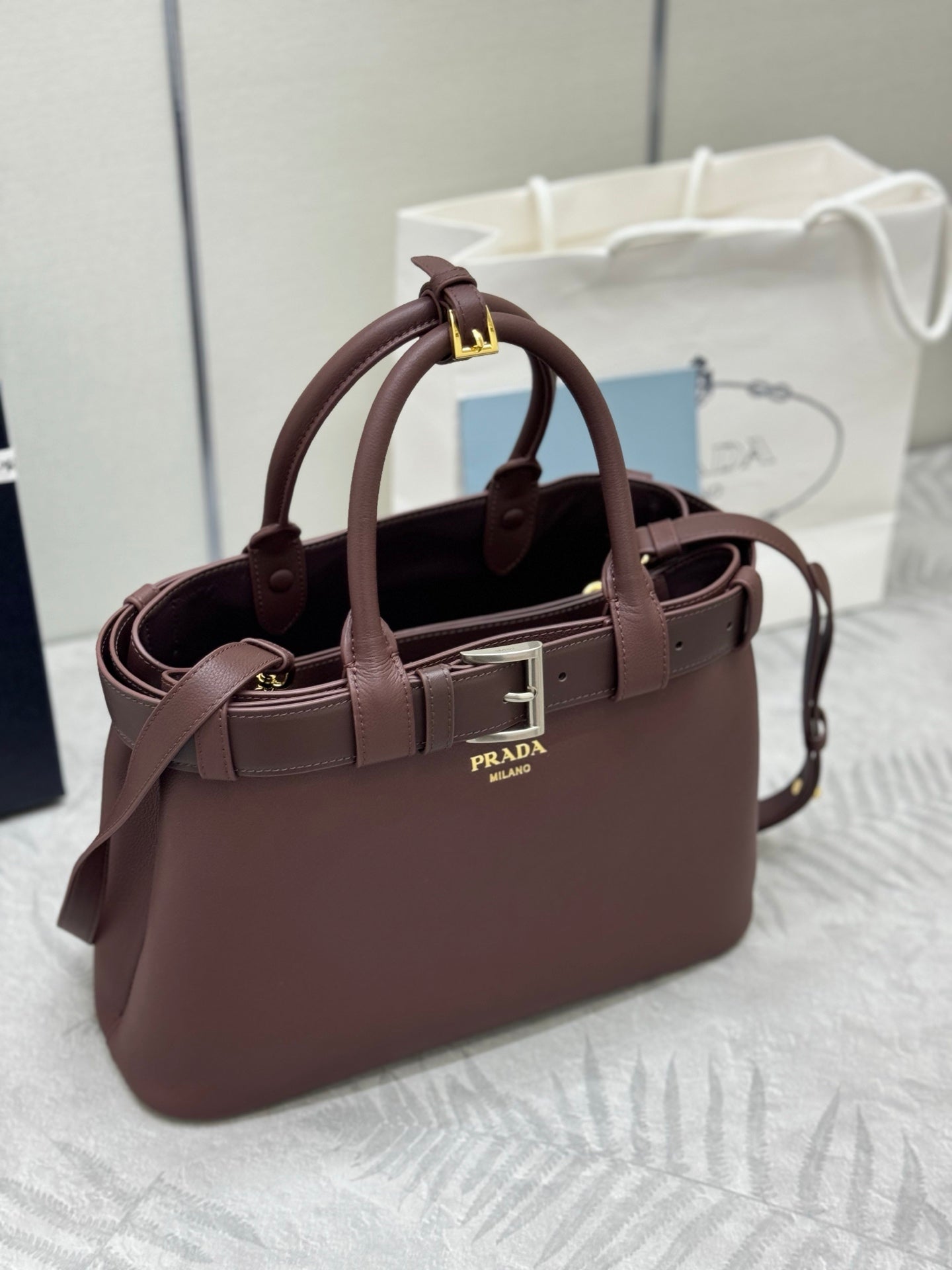PRADA 25S BUCKLE SMALL HANDBAG 32 IN RICH BROWN CALFSKIN GOLD HARDWARE