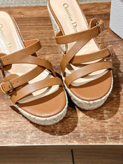 ATTITUDE WEDGE SLIDE 90MM IN BROWN ADJUSTABLE STRAPS CALFSKIN CANVAS SOLE