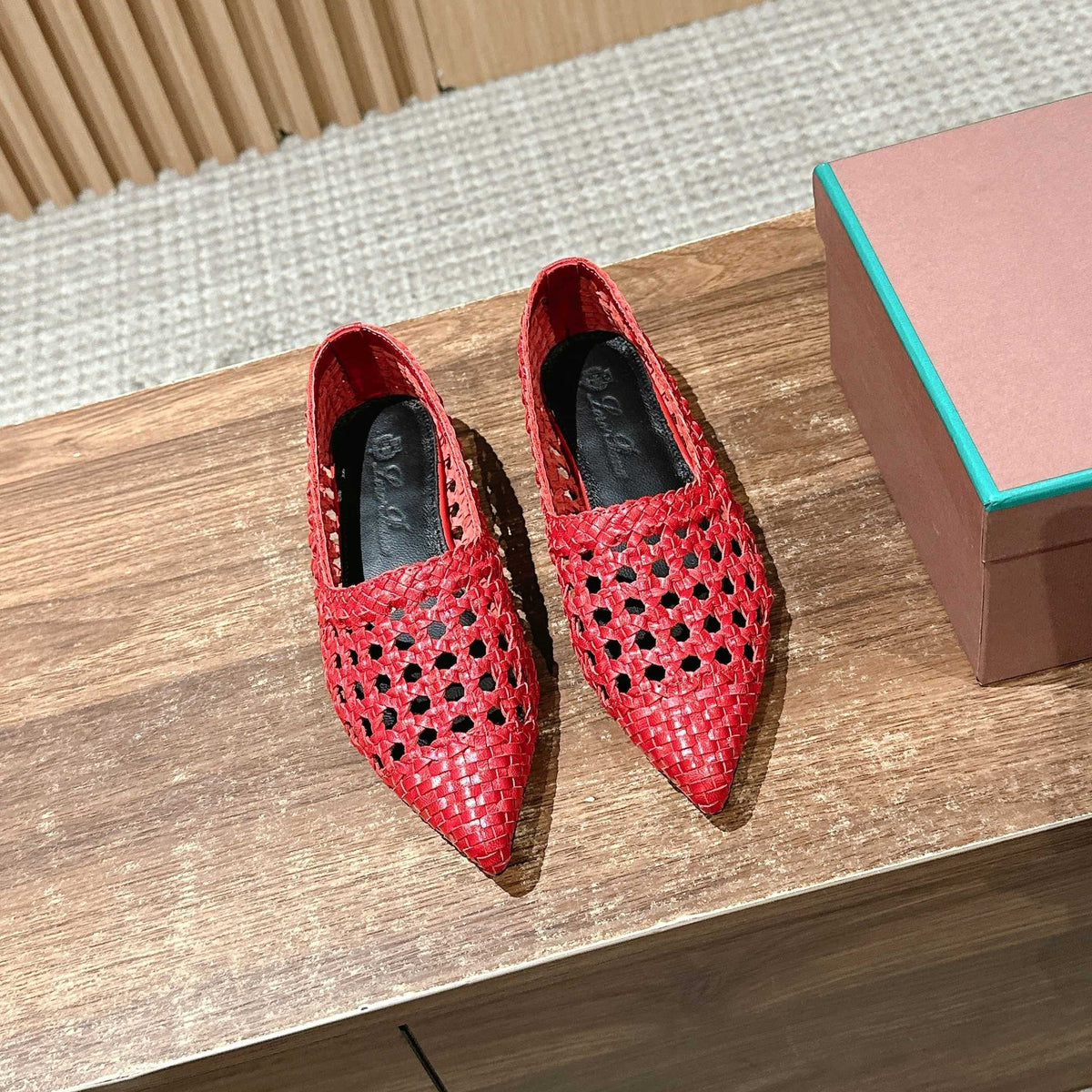 LP POINTED-TOE BALLET FLATS 25S IN RED LAMBSKIN