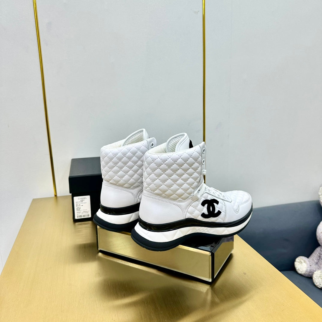 ATHLETIC SHOES IN WHITE CALFSKIN