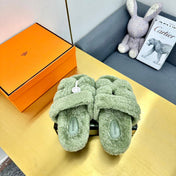 CHYPRE SANDAL IN JADE GREEN SHEARLING