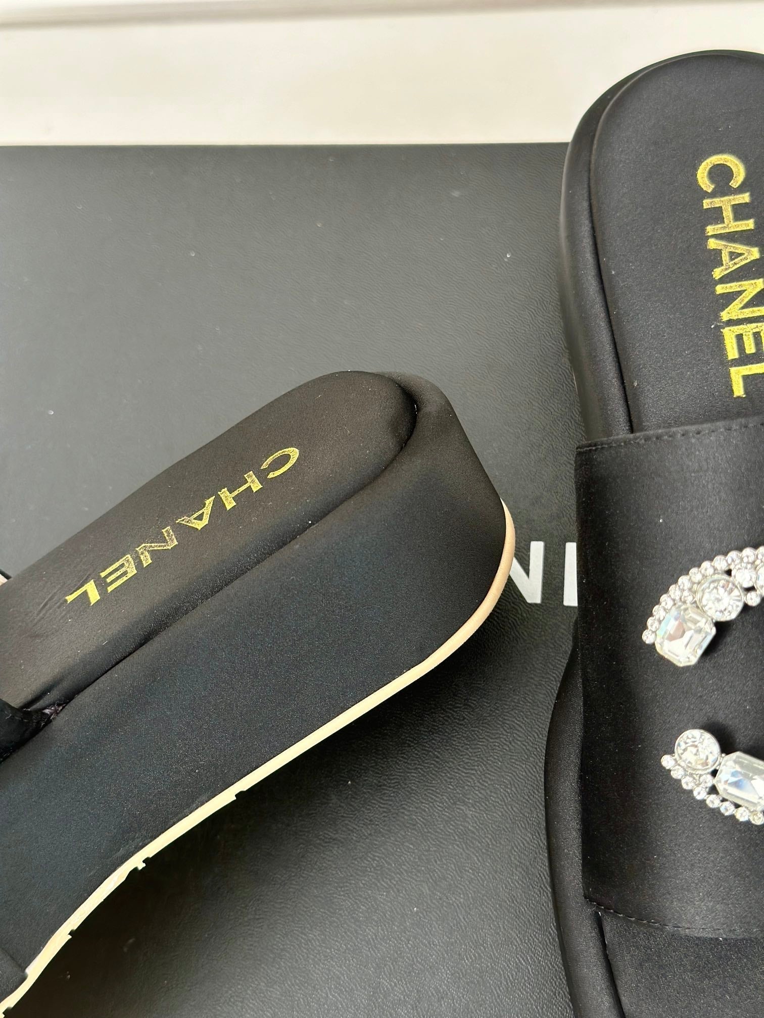 SLIPPERS THICK SOLE IN BLACK SATIN