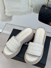 THICK SOLE WEDGE SLIPPERS IN WHITE CALFSKIN