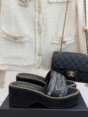 THICK SOLE WEDGE SLIPPERS IN BLACK MIX WHITE CALFSKIN