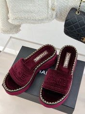 THICK SOLE WEDGE SLIPPERS IN MAROON RED VELVET