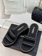 THICK SOLE WEDGE SLIPPERS IN BLACK DENIM FABRIC