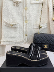 THICK SOLE WEDGE SLIPPERS IN BLACK DENIM FABRIC