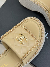 THICK-SOLED CHAIN HEART SLIPPER IN BISQUE BEIGE LAMBSKIN