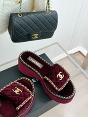 THICK-SOLED CHAIN HEART SLIPPER IN PLUM PURPLE VELVET