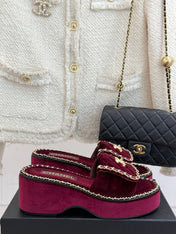 THICK-SOLED CHAIN HEART SLIPPER IN PLUM PURPLE VELVET