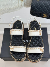 THICK-SOLED CHAIN HEART SANDAL IN WHITE LAMBSKIN